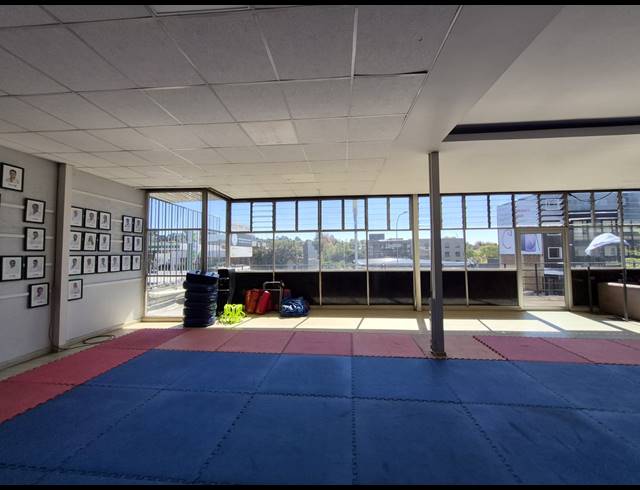 249M² OFFICE TO LET IN BIRNAM